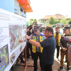 Gubernur dan Wali Kota Tinjau Stasiun Pengendali Banjir Sungai Bendung Palembang Gubernur dan Wali Kota Tinjau Stasiun Pengendali Banjir Sungai Bendung Palembang