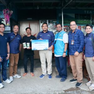 PLN Bagikan 1.600 Lampu Emergency di Sungai Penuh, Dorong Kota Energi Hijau