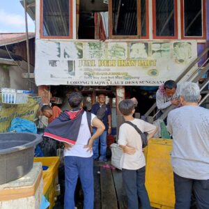 Turing Sungsang, PTM CGC Ikut Membantu Nelayan di Sungsang