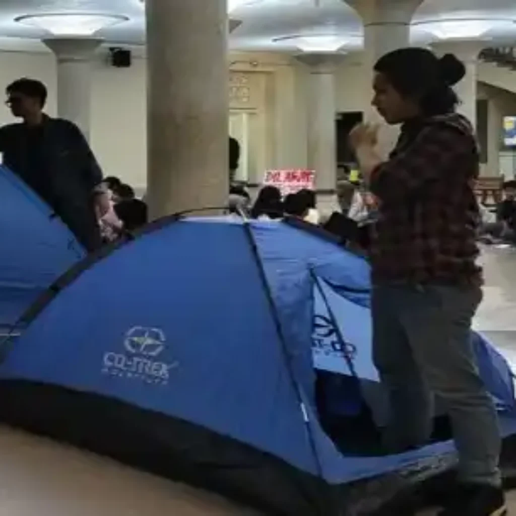 Kampus Kerakyatan atau Penguasa? BEM UGM Nyatakan Mosi Tidak Percaya kepada Rektornya