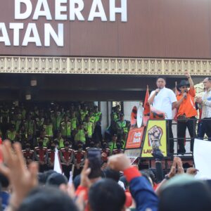 Gubernur Herman Deru Segera Respon Tuntutan Para Buruh Agar Hidup Lebih Sejahtera Gubernur Herman Deru Segera Respon Tuntutan Para Buruh Agar Hidup Lebih Sejahtera