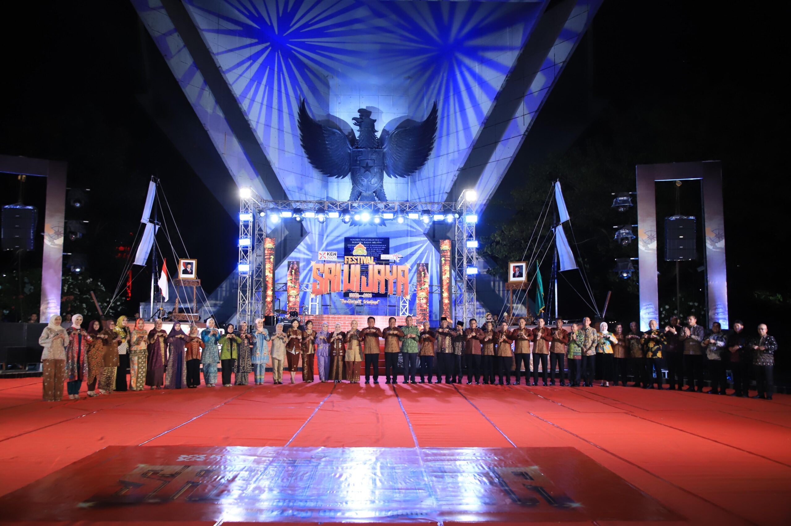 Festival Sriwijaya ke-33 Resmi Dibuka, Gubernur Sumsel Herman Deru Terima Penghargaan KEN 2024 dari Kemenparekraf RI