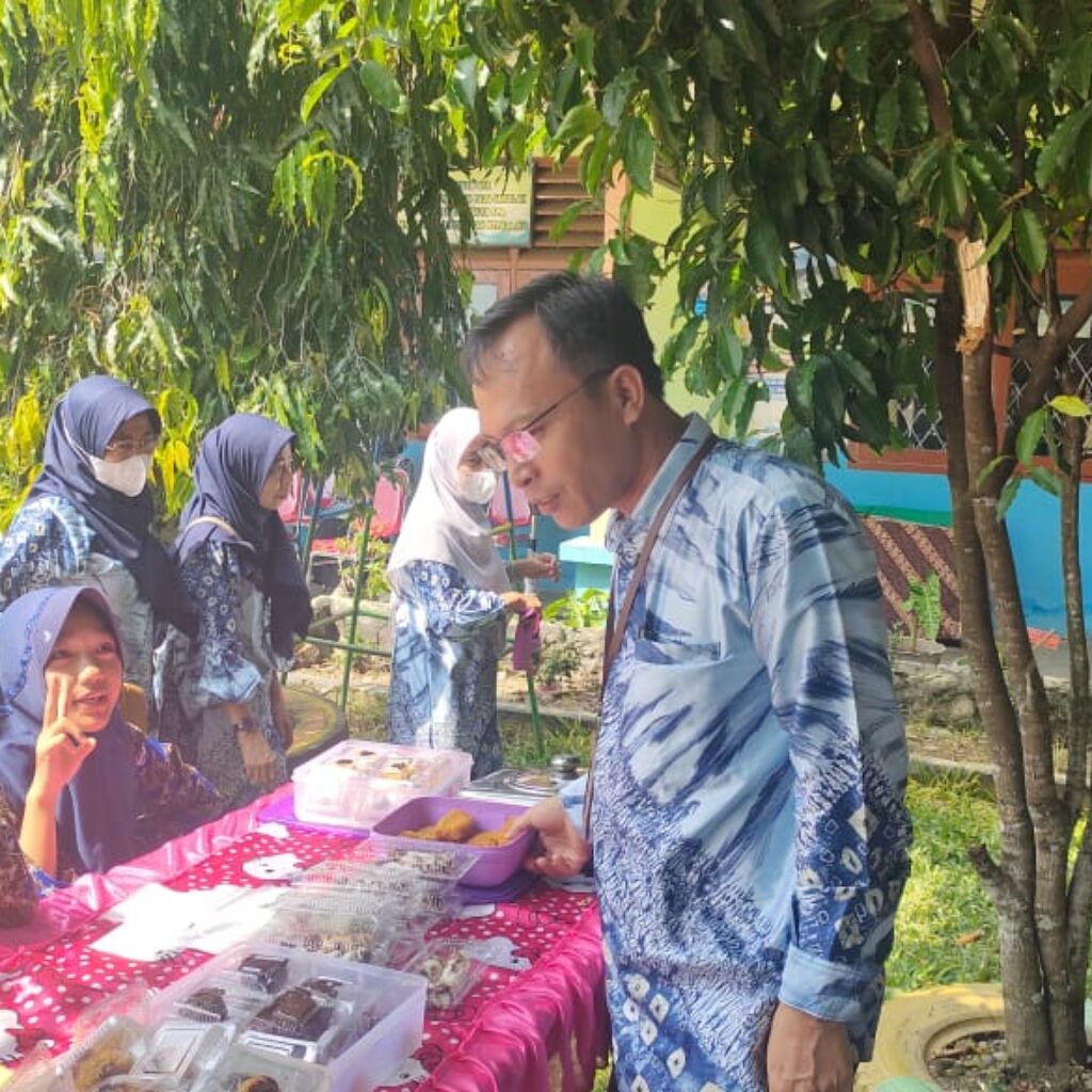 Kuatkan Profil Pelajar Pancasila SMP Negeri 1 Ujanmas Gelar Panen Karya dan Pentas Seni