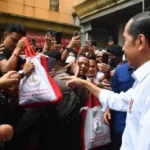 KPK RI Sita Dokumen dari Pegawai Bulog dan Kemensos terkait Korupsi Rp900 Miliar Bansos Presiden Penanganan Covid-19