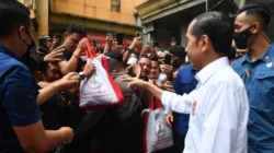 KPK RI Sita Dokumen dari Pegawai Bulog dan Kemensos terkait Korupsi Rp900 Miliar Bansos Presiden Penanganan Covid-19