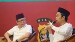 Rocky Gerung Kutip Al-Qur'an, Ustaz Abdul Somad Malah Bercanda: Presiden Akal Sehat Ketemu Ustaz Akal Sehat!