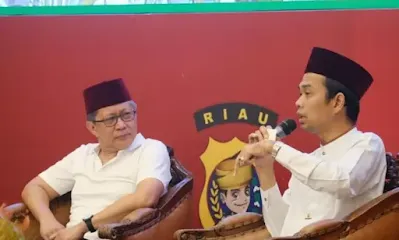 Rocky Gerung Kutip Al-Qur'an, Ustaz Abdul Somad Malah Bercanda: Presiden Akal Sehat Ketemu Ustaz Akal Sehat!
