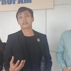 Tolak Ajakan ke Hotel, Mahasiswi Ini Diborgol Oknum Polisi di Kos-an, Teriak saat Pelaku mau Memasukkan…