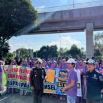 Ratusan Emak-emak Baju Ungu Gelar Demo, Desak Kejati Sumsel Usut Dugaan Korupsi Pengadaan Mobil Dinas PALI Rp12,2 M