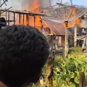 Si Jago Merah Mengamuk di Tanah Abang, Dua Rumah Ludes Terbakar Si Jago Merah Mengamuk di Tanah Abang, Dua Rumah Ludes Terbakar