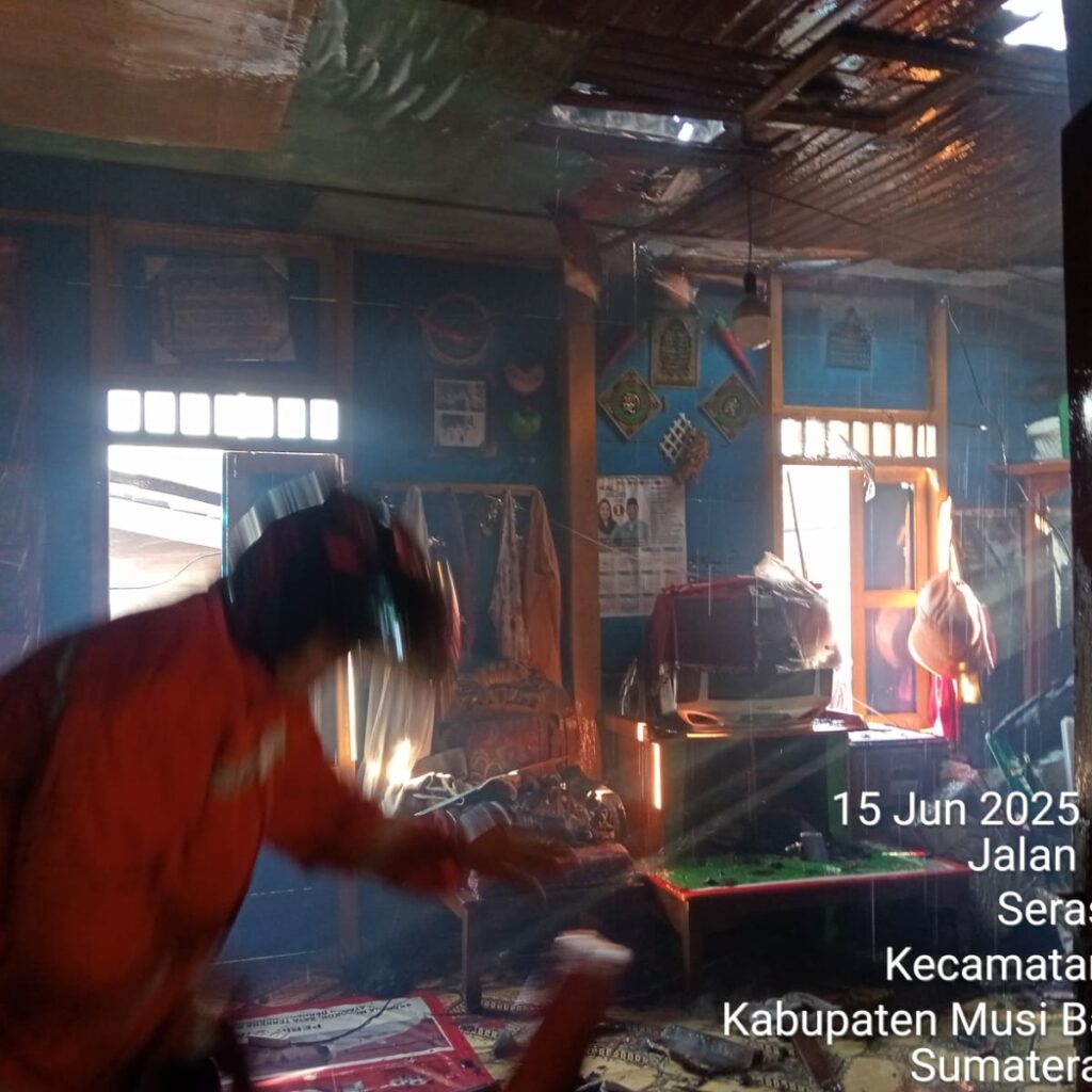 Kebakaran Rumah Warga di Kampung Ogan Kelurahan Balai Agung