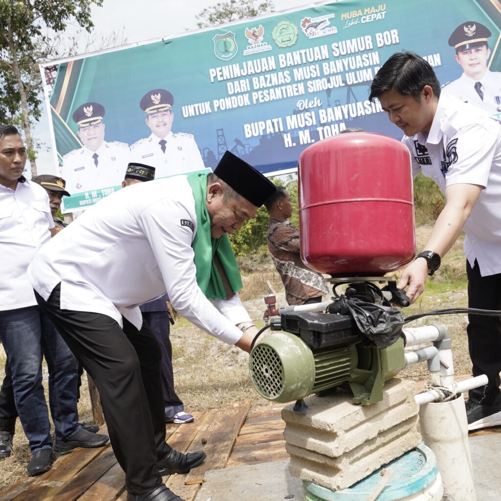 Bupati Muba Toha Ajak Dukung Program Pembangunan dan Salurkan Sumur Bor Untuk Santri
