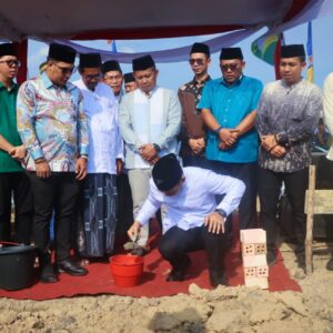 PeLetakkan Batu Pertama Pembangunan Ponpes Riyadhul Muslimin