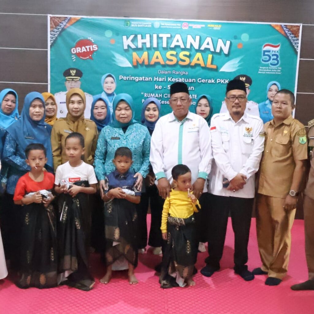 Peringati HKG PKK Ke-53 Tahun, TP PKK Muba Gelar Khitanan Massal
