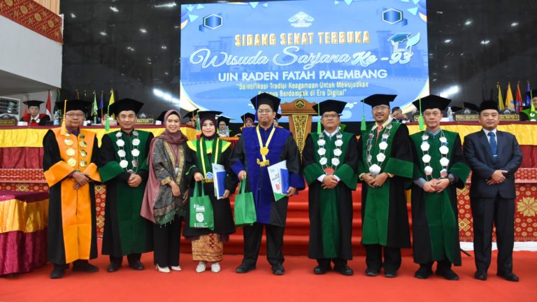 Wisuda ke-93 UIN Raden Fatah Palembang, Rektor: Alumni Siap Wujudkan Kampus Berdampak di Era Digital 12E79A48 AF9A 496B 8770 126F35DEAFEE