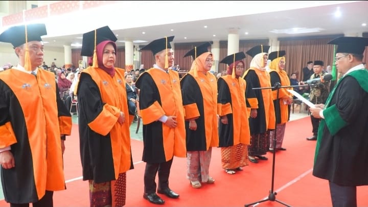 Kukuhkan Tujuh Guru Besar, UIN Raden Fatah Dorong Pendidikan Tinggi Berdampak pada Indonesia Emas 2045 4FA536B1 5120 4406 8A99 B1B7ED4FFB48