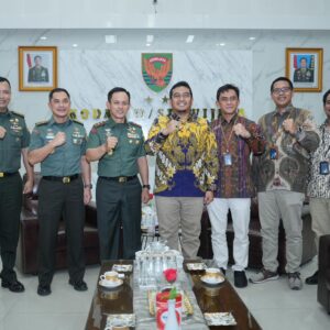 PLN UID S2JB Perkuat Sinergi Keandalan Listrik untuk Rakyat Bersama Kodam II Sriwijaya PLN UID S2JB Perkuat Sinergi Keandalan Listrik untuk Rakyat Bersama Kodam II Sriwijaya