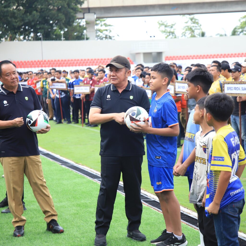 28 Tim Bertarung Rebut Piala Gubernur Sumsel 2025, Herman Deru : Sarana Eratkan Silaturahmi Antar Pegawai