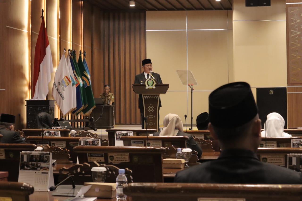 Gubernur Herman Deru Paparkan Strategi Optimalisasi Keuangan Daerah di Rapat Paripurna DPRD Sumsel