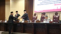Sekda Sumsel Edward Candra Hadiri Rapat Paripurna DPRD, Fraksi-Fraksi Beri Masukan atas Pengelolaan APBD 2024