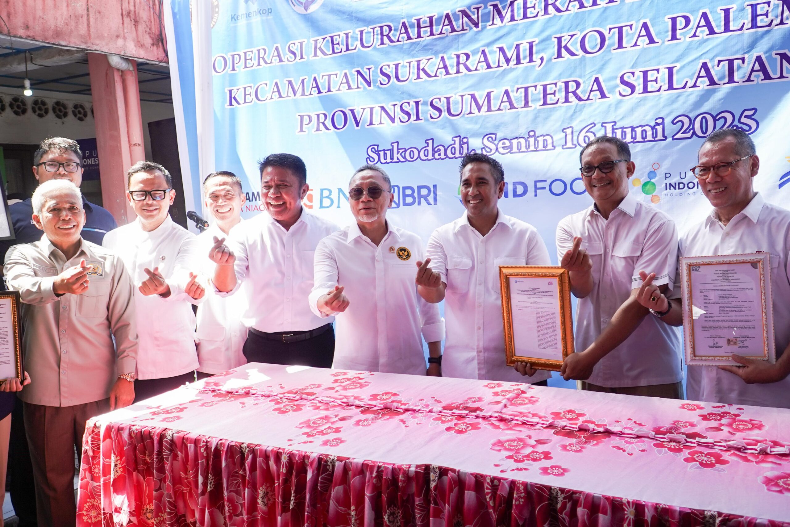 Gubernur Herman Deru Dampingi Menko Pangan Zulkifli Hasan Luncurkan Koperasi Merah Putih di Palembang