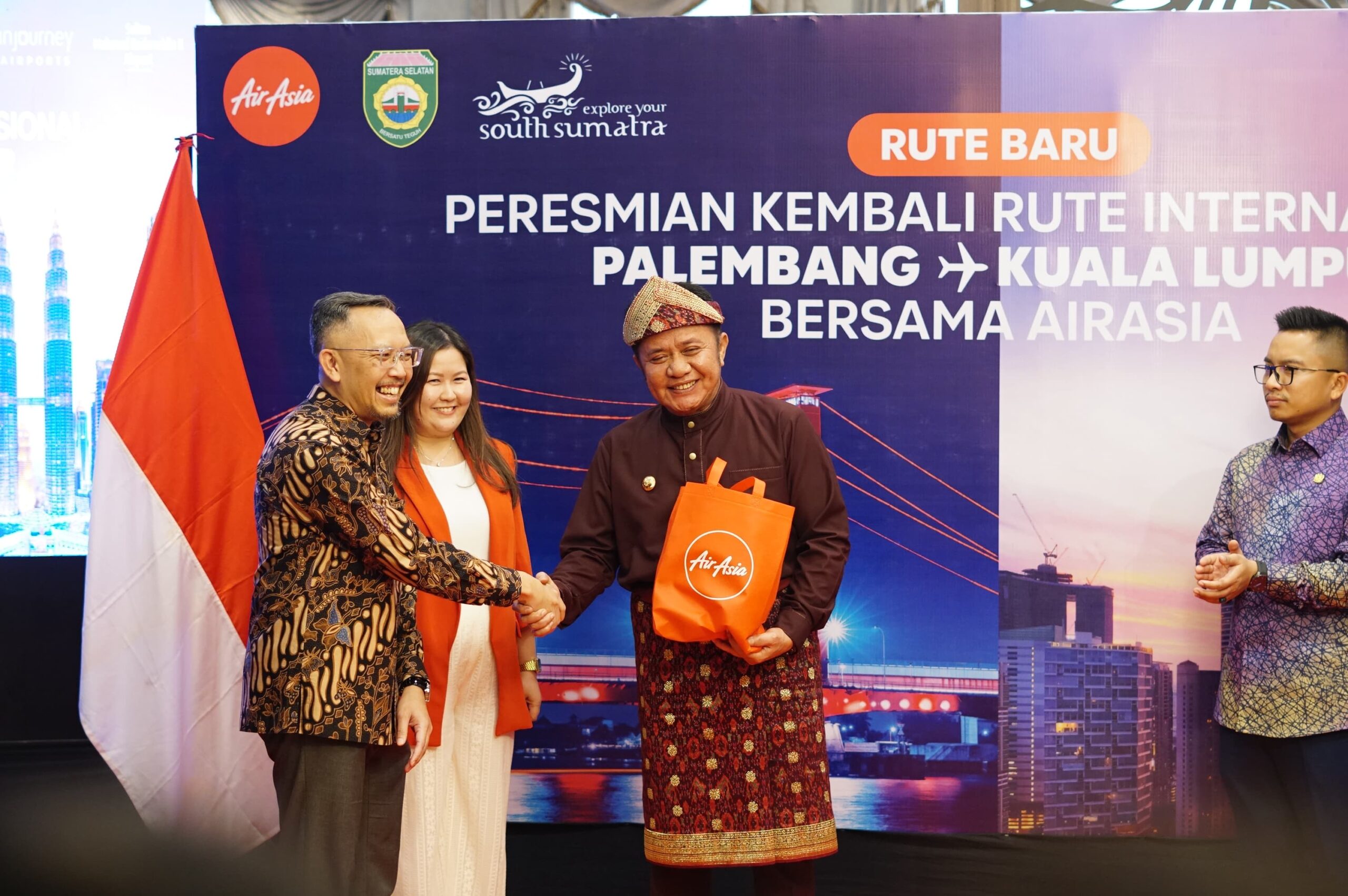 Maskapai Air Asia Resmi Buka kembali rute penerbangan Palembang–Kuala Lumpur