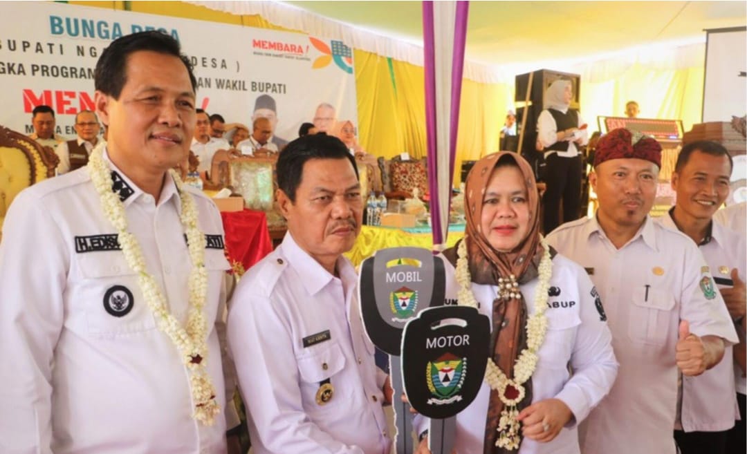 Bunga Desa Perdana, Bupati dan Wabup Serahkan Mobil Operasional Desa dan Luncurkan PBB Gratis