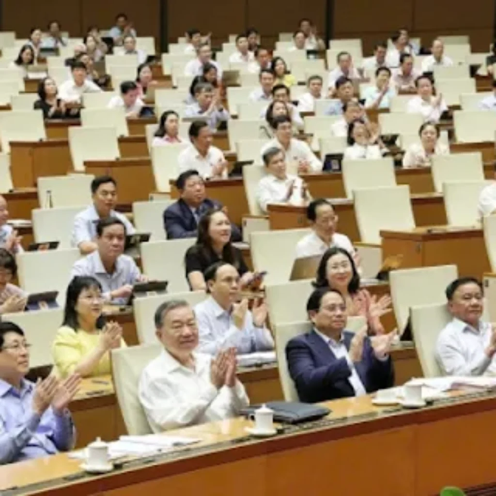 Vietnam Resmi Hapus Pemerintahan Setingkat Kabupaten-Kota, Pecat 80.000 PNS