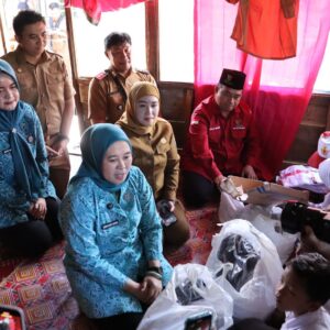 TP PKK Palembang- Baznas Bantu Perlengkapan Sekolah Siswa di Kertapati