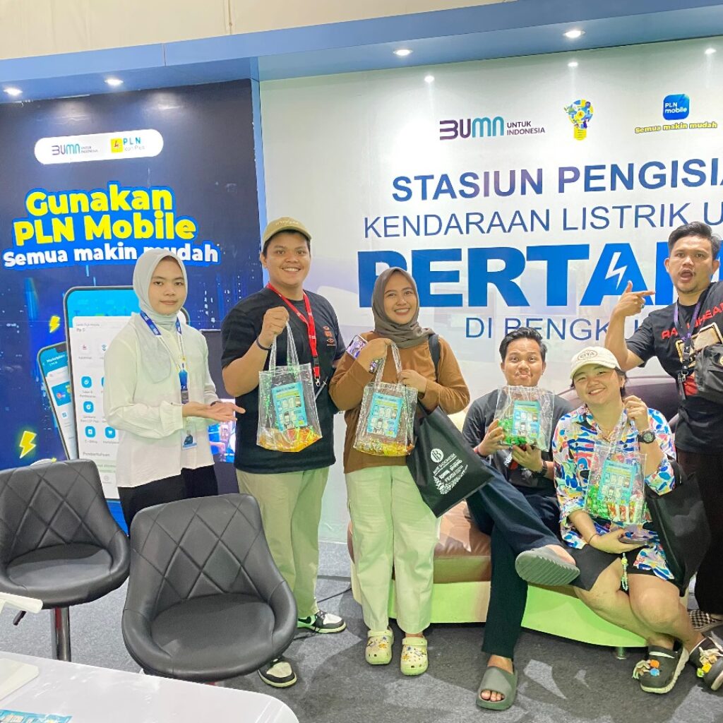 PLN untuk Rakyat : PLN UP3 Bengkulu Hadir Lebih Dekat dengan Masyarakat Lewat Booth Pelayanan di Festival Tabut 2025