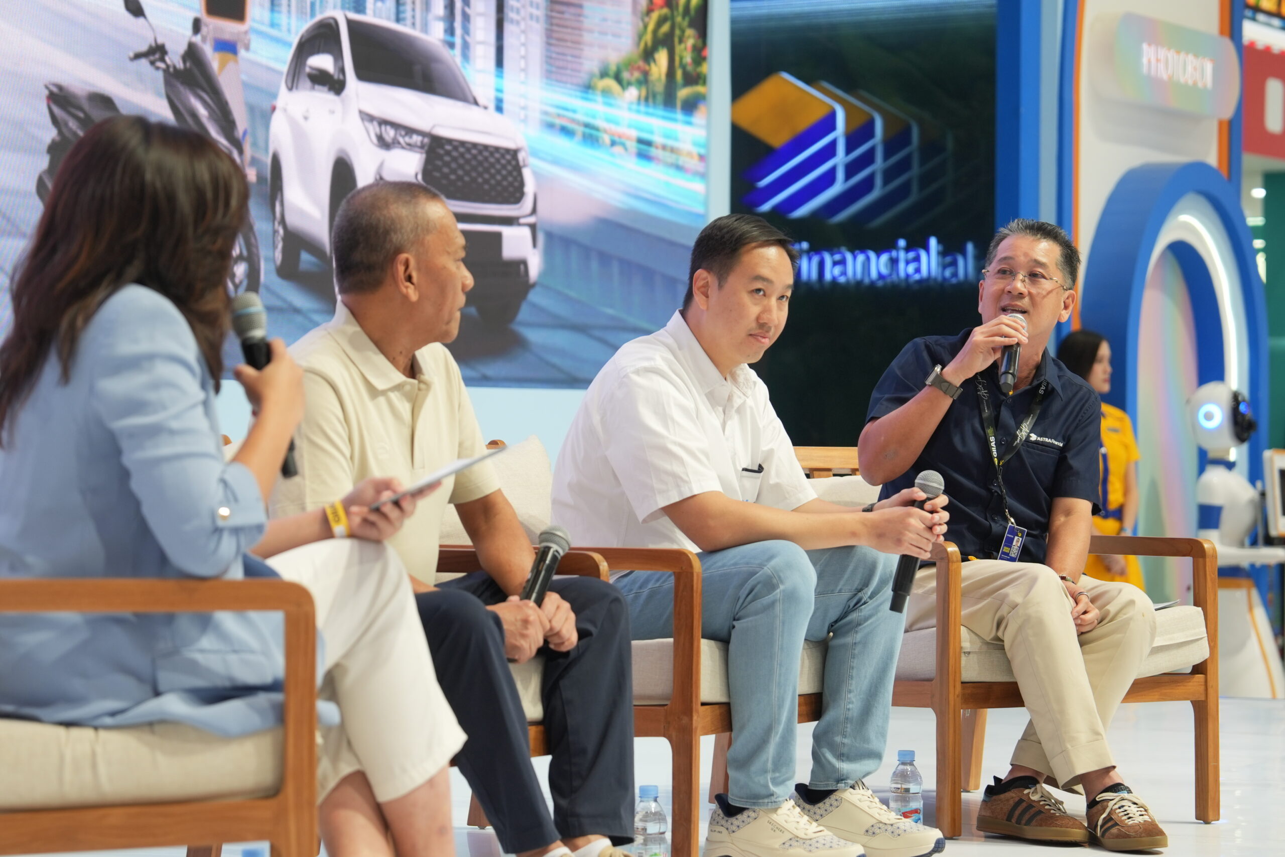 Solusi Finansial dan Kemudahan Trade-In Mobil Bekas, Kolaborasi Astra Financial dan OLXmobbi di GIIAS 2025 490332DB B257 458B 806C 7B489628BF47 scaled