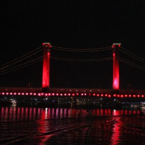 Nikmati Keindahan Ampera Dengan Musi Cruise, Pemkot Palembang Dipuji Menteri Hukum RI
