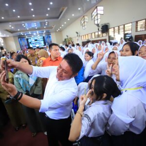 Gubernur Sumsel Herman Deru Semangati Siswa Baru: Adaptasi, Pergaulan, dan Mandiri adalah Kunci Sukses