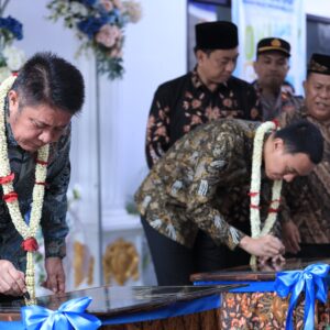 Gubernur Sumsel Herman Deru Resmikan Kantor Desa Kerta Mukti, Mesuji Raya  Dibangun Secara Swadaya Oleh Masyarakat