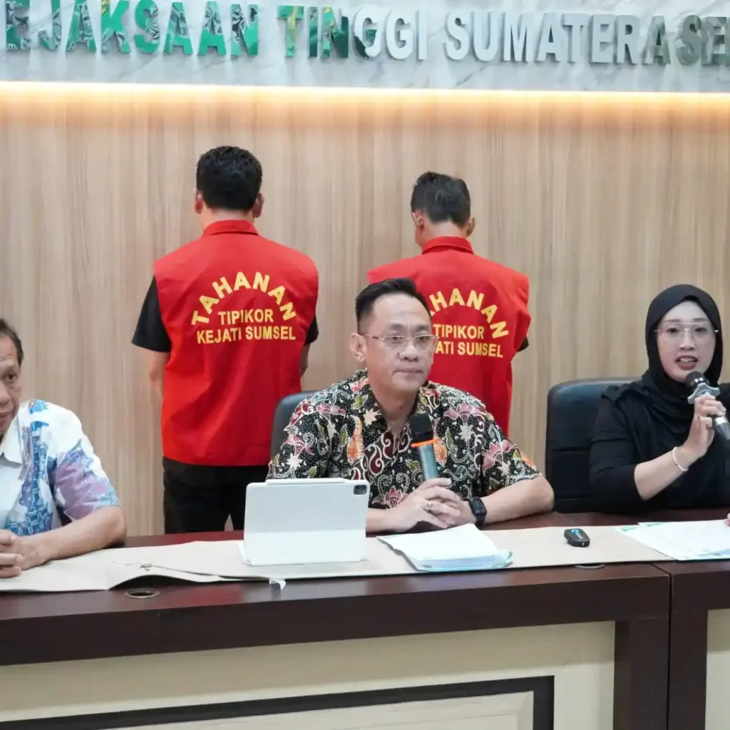 Kejati Sumsel Tahan Dua Tersangka Pemerasan dalam OTT di Kantor Kecamatan Pagar Gunung, Kabupaten Lahat