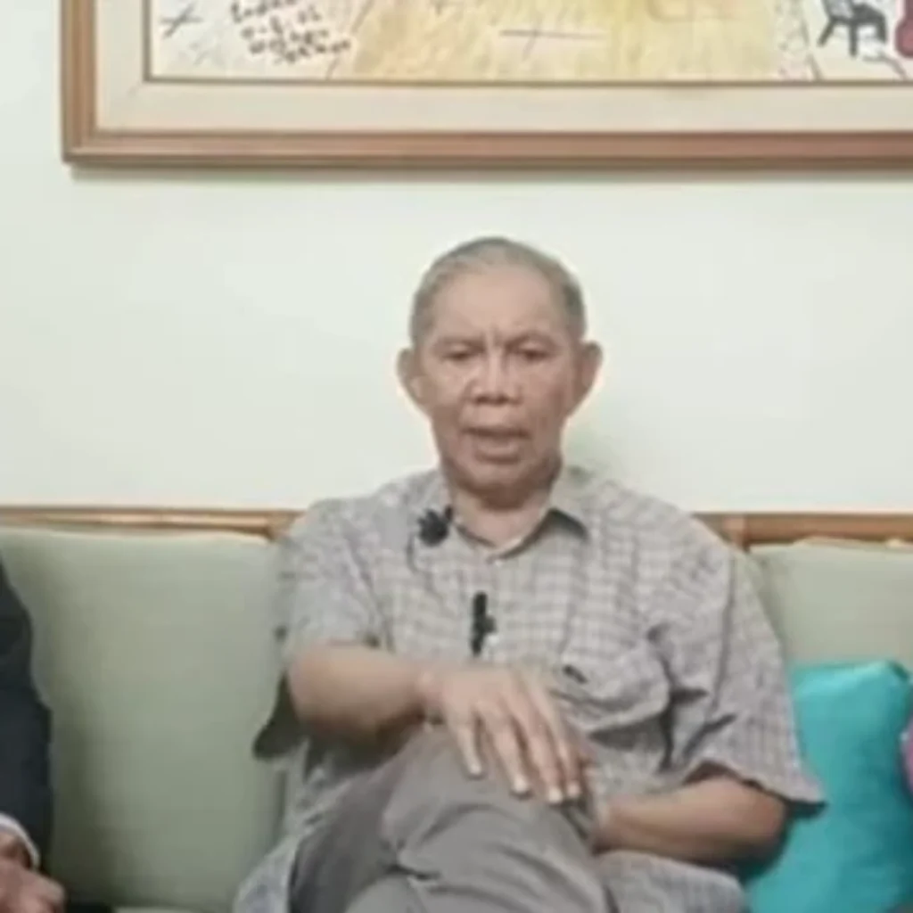 Video!, Mantan Rektor UGM Prof Sofian Effendi Ungkap Kuliah Jokowi Tidak Sampai Sarjana" DO: Dia Pakai Ijazah Hari Mulyono