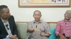 Video!, Mantan Rektor UGM Prof Sofian Effendi Ungkap Kuliah Jokowi Tidak Sampai Sarjana" DO: Dia Pakai Ijazah Hari Mulyono