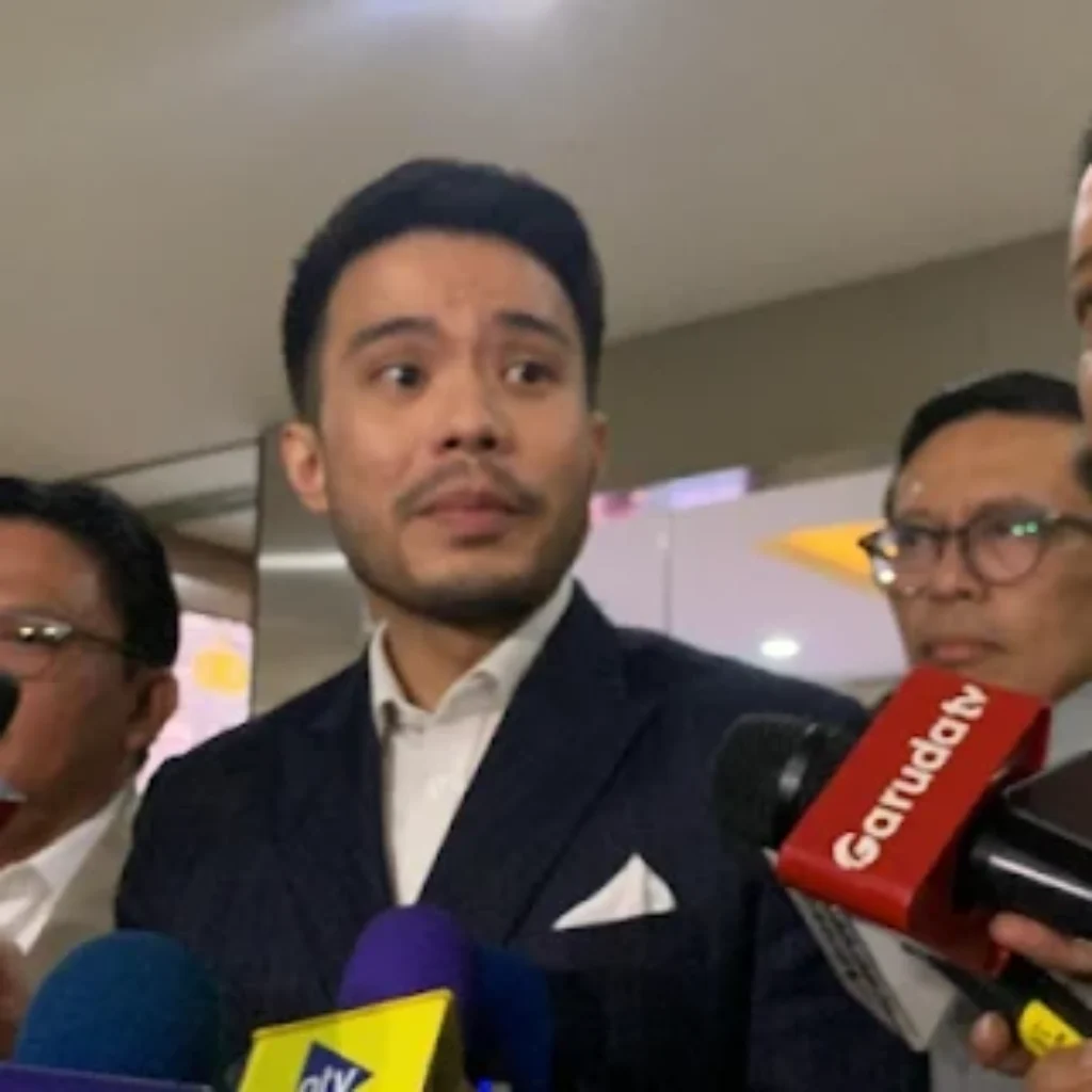Roy Suryo Cs Diminta Tidak Lagi Menuduh Jokowi Berijazah Palsu