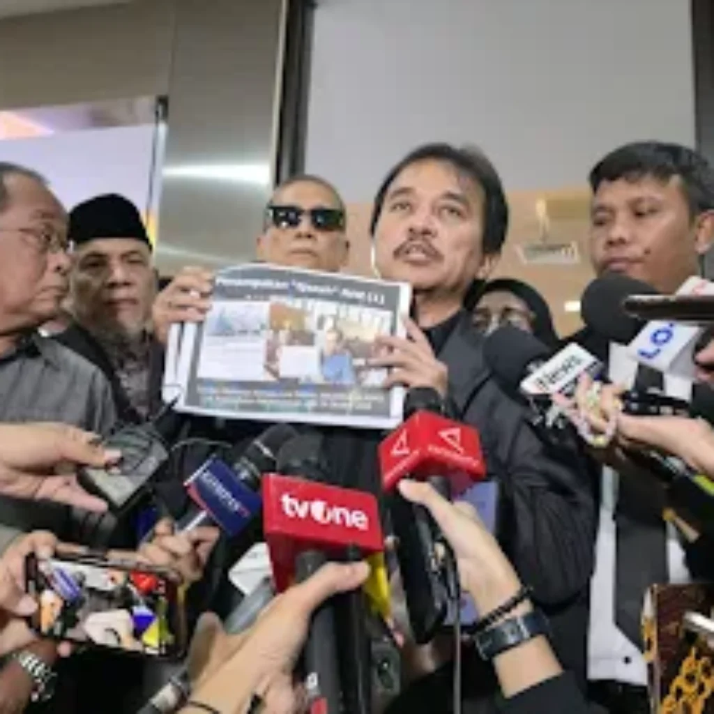Roy Suryo di Bareskrim Polri: Ijazah Jokowi Hasil Rekayasa!