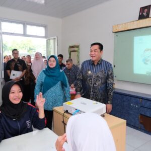 Bupati Muba Tinjau Pemeriksaan Kesehatan Gratis di Sekolah,    Program BASANAK Selaras dengan Kebijakan Nasional Asta Cita untuk Memantau Kesehatan Pelajar