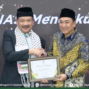 Bupati Panca Menerima Penghargaan BAZNAS Awards Kategori Kepala Daerah Pendukung Gerakan Zakat Indonesia