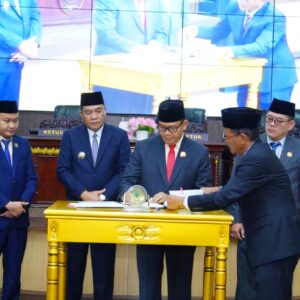 Bupati H M Toha Tohet dan DPRD Muba Tandatangani KUPA PPAS-P RAPBD-P 2025