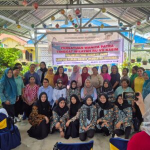 Puluhan Ibu-ibu Anggota PWP RU VII Kasim Sorong Papua Barat Daya Mendatangi  Jamiah Lokal Hero Lingkungan Hidup Kilang Pertamina Plaju Untuk Mendapatkan Pelatihan