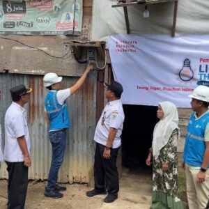 PLN UID S2JB Hadirkan Cahaya Baru Lewat Program Light Up The Dream pada Bulan Kemerdekaan
