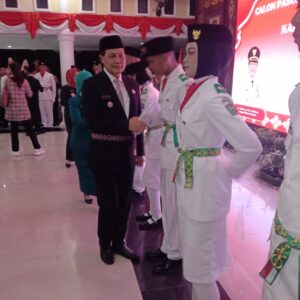 Bupati Muara Enim Kukuhkan 50 orang Paskibaraka Kabupaten Muara Enim 2025