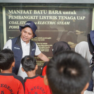 Semarakkan HUT RI ke-80, Bukit Asam dan Relawan Bakti BUMN Edukasi Generasi Muda Lewat ‘Jelajah Energi