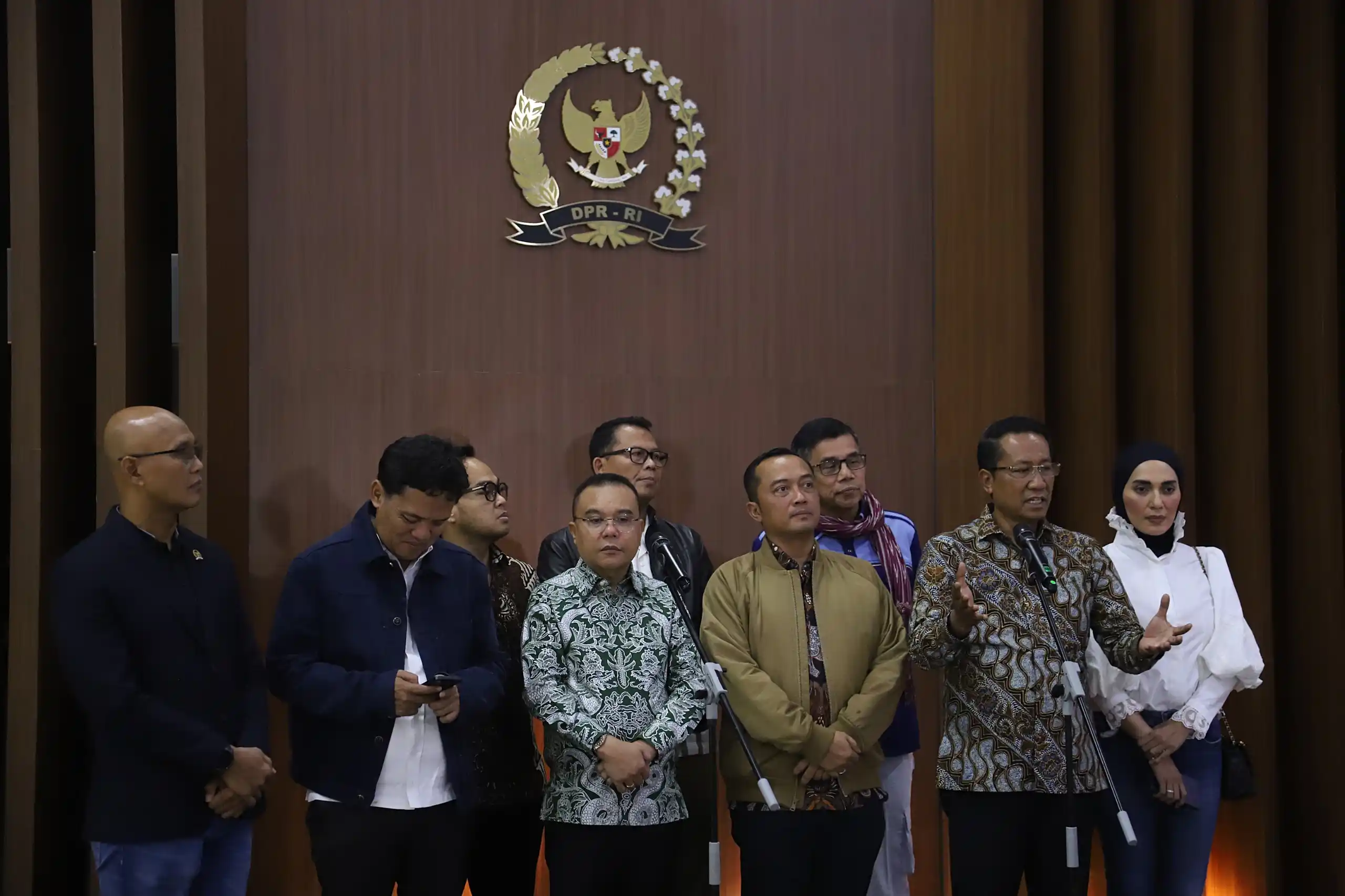 DPR RI Berikan Pertimbangan dan Persetujuan Abolisi dan Amnesti Untuk Tom Lembong dan Hasto Kristiyanto