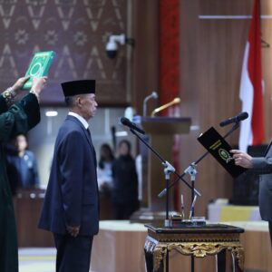 Rapat Paripurna PAW DPRD Sumsel, Ganjar Iman Resmi Dilantik Gantikan Samsul Bahri