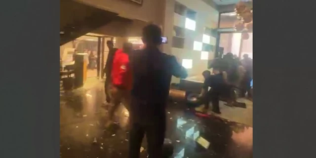 Rumah Anggota DPR Fraksi Nasdem Ahmad Sahroni Diamuk Massa, Lexus Hancur dan Barang-barang Dijarah