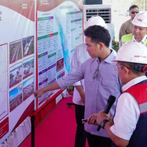 Bupati Panca Dampingi Wapres RI Gibran Rakabuming Raka Tinjau Progres Pembangunan Tol Palembang-Betung.